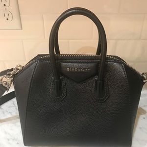 Givenchy Antigona mini in black